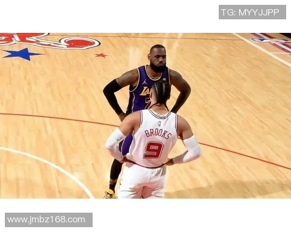 布克:我们全队都鼓励狄龙挑衅詹姆斯,我对老詹有两个建议 布克:我们全队都鼓励狄龙挑衅詹姆斯,我对老詹有两个建议