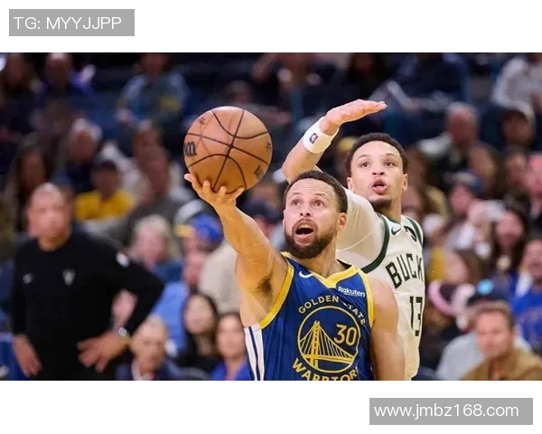 16记三分打崩雄鹿！科尔1奇招解放库里，正负值-10的追梦格林该交易了？